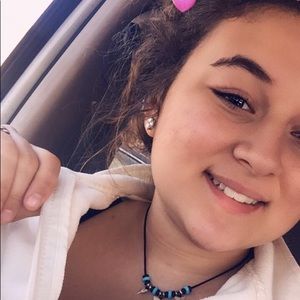 Meet your Posher, Yhona